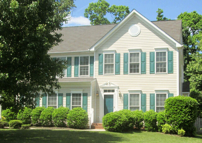 Primary Photo - Terrific 4 Bedroom Home in Henrico Availab...