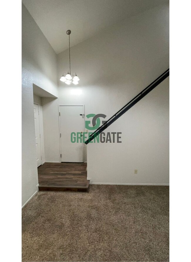 Building Photo - 3517 Woodglen Dr