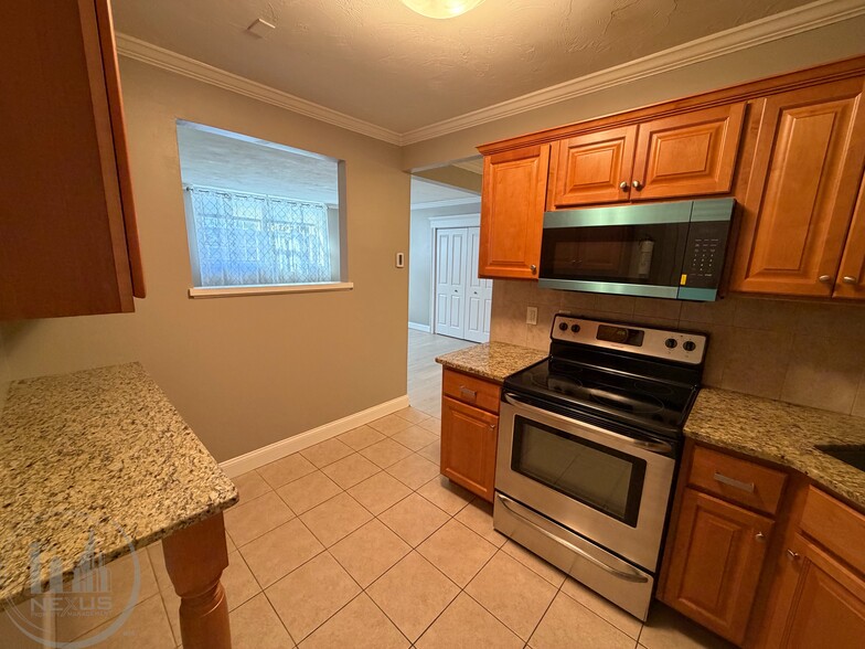 Building Photo - 47 Alvarado Ave