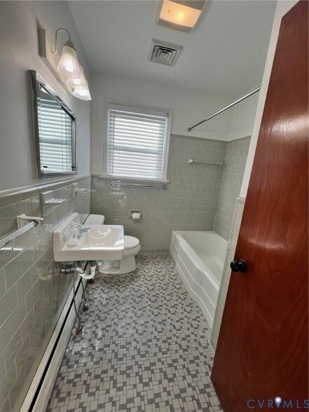 Building Photo - 10894 Tiller Rd