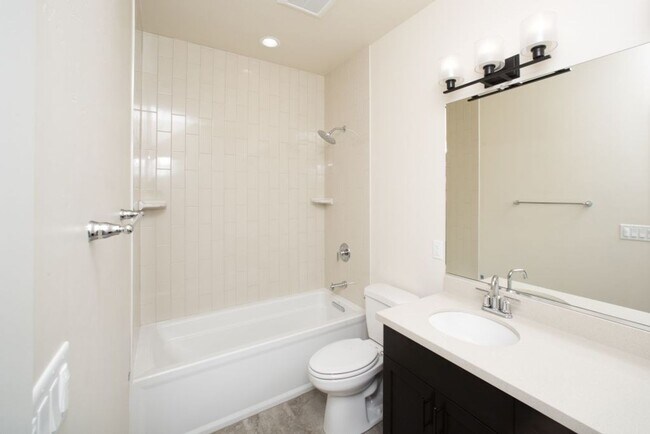 Building Photo - 533-533 Grande Ave