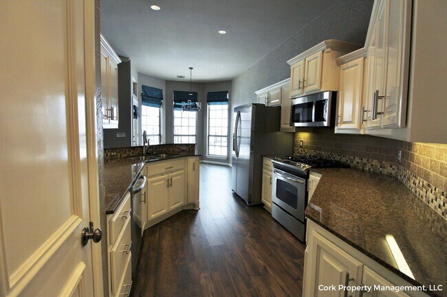 Building Photo - 2808 Stonebrook Rd
