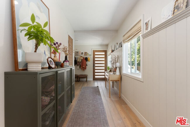 Building Photo - 4114 Edenhurst Ave
