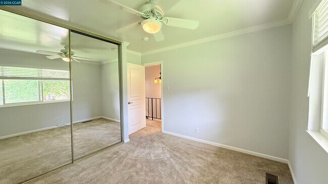 Building Photo - 394 Ilo Ln