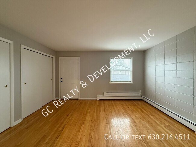 Building Photo - 231 Uteg St