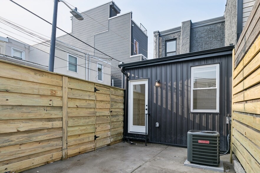 Building Photo - 2307 Gaul St