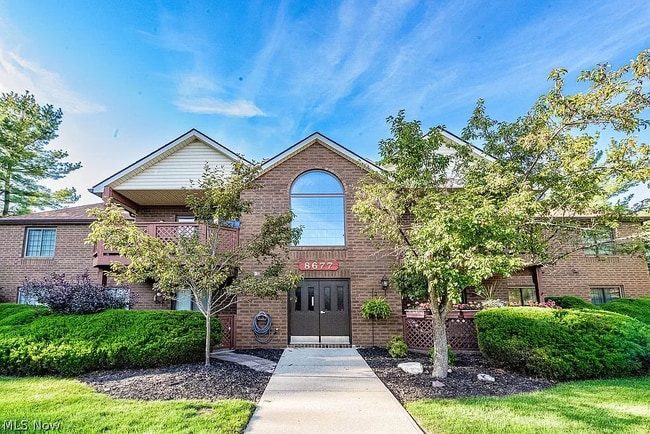 Building Photo - 8677 Scenicview-104