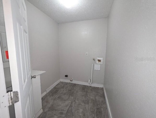 Building Photo - 843 Grove Ave