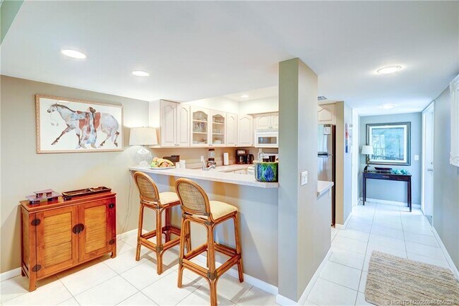 Building Photo - 5564 NE Gulfstream Way