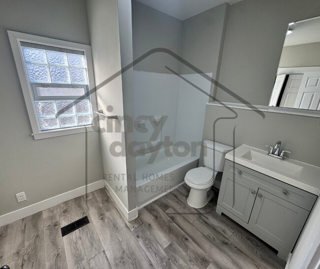 Building Photo - 314 Charles St