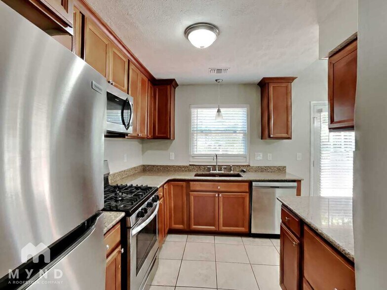 Building Photo - 429 Sherwood Cir