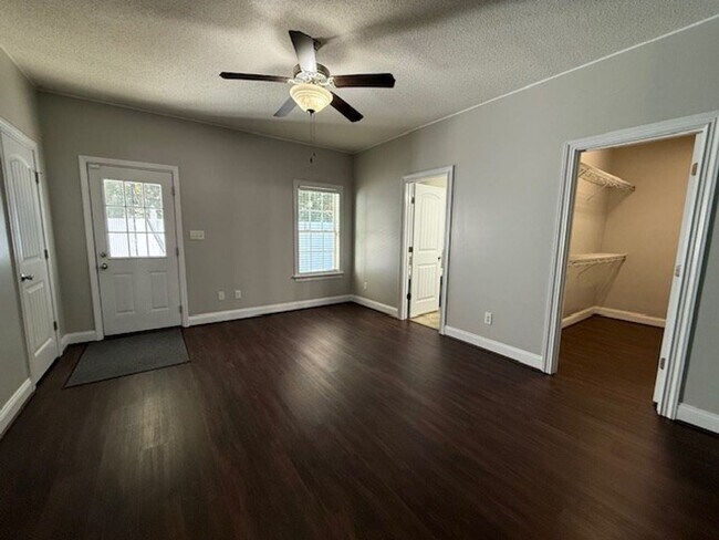 Building Photo - 5026 Greyfield Pl N