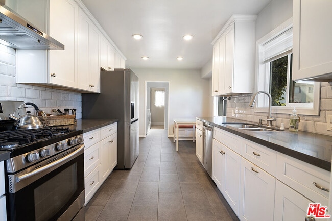 Building Photo - 6322 W 79th St