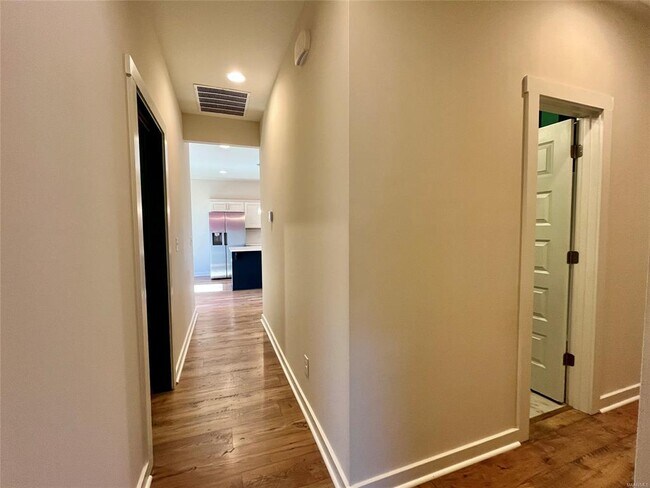 Building Photo - 876 Hedgefield Way