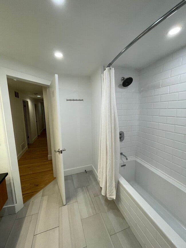 Building Photo - STUNNING Four Bedroom Ranch in Denver, CO-...