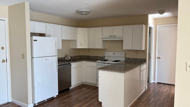 Building Photo - 2310 Harbor View Dr