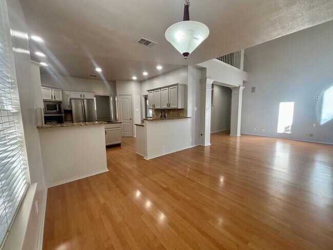 Building Photo - 4-Bed Home in Gated Community with Amenities