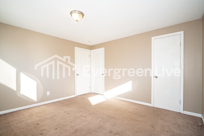 Building Photo - 7414 Cedar Knolls Dr