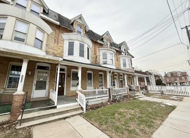 Building Photo - 636 W Lafayette St