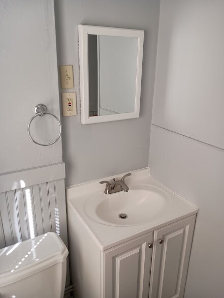 Bath - 54 Quality Ave