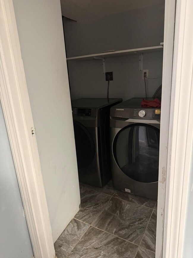 Building Photo - 72 Trenton St