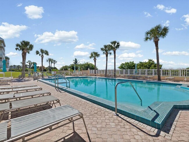 Building Photo - 6650 Sunset Way