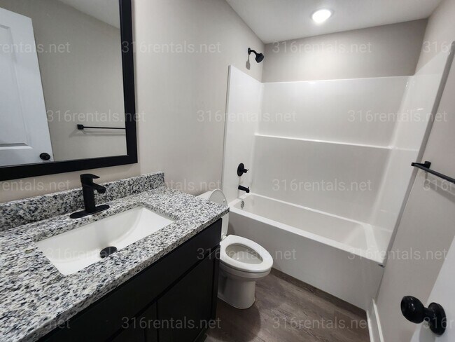 Building Photo - 5258 N Plumthicket St