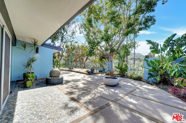 Building Photo - 2755 Carmar Dr