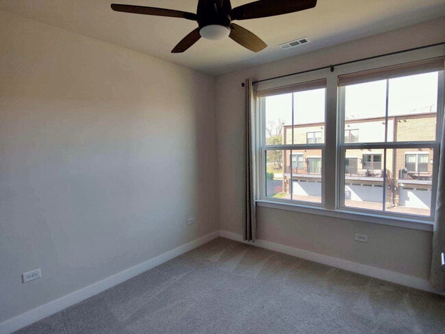 Building Photo - 319 Elm Ct.