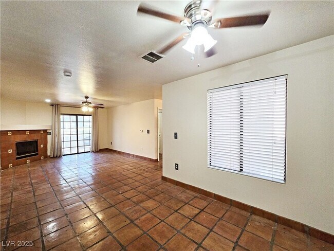 Building Photo - 8452 Boseck Dr