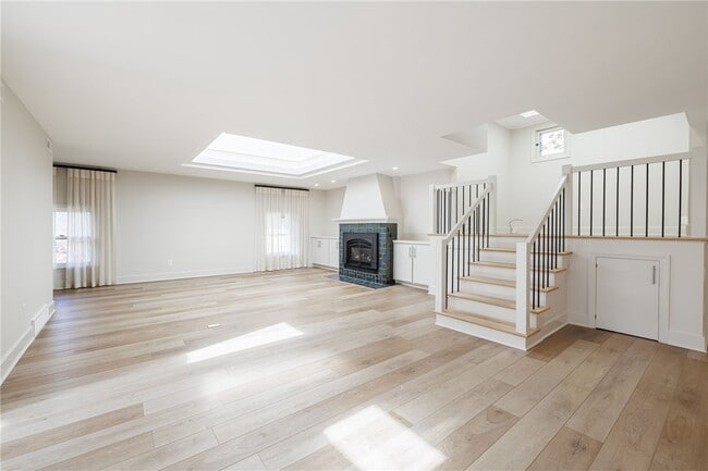 Building Photo - 1397 East Ave