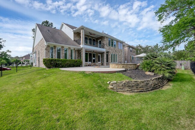 Building Photo - 11 Clare Point Dr