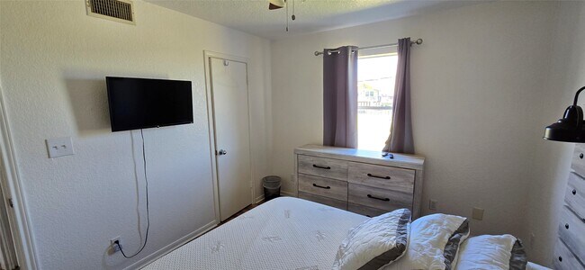 Building Photo - 16506 Blackbeard Rd