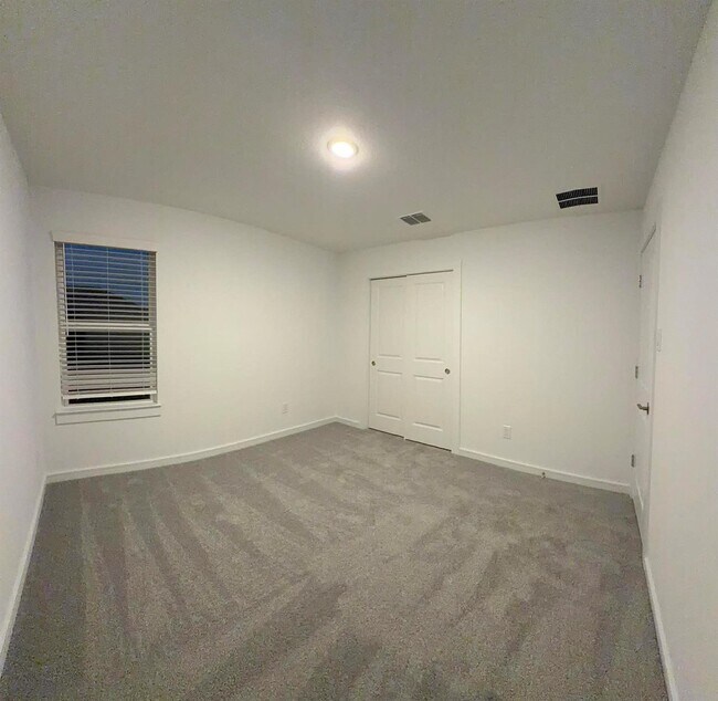 Building Photo - 4715 Bay Vista Dr