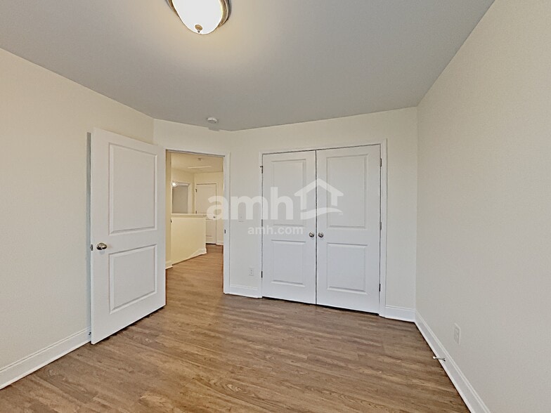 Building Photo - 444 Charity Ln