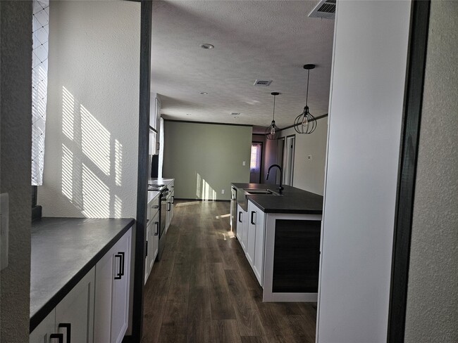 Building Photo - 16854 W Forrestal