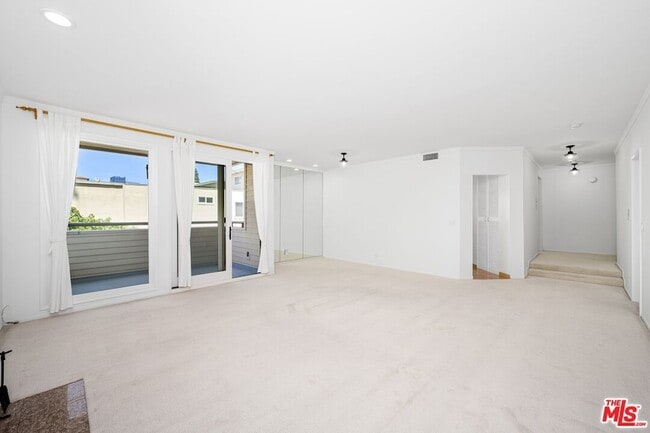 Building Photo - 1808 Manning Ave