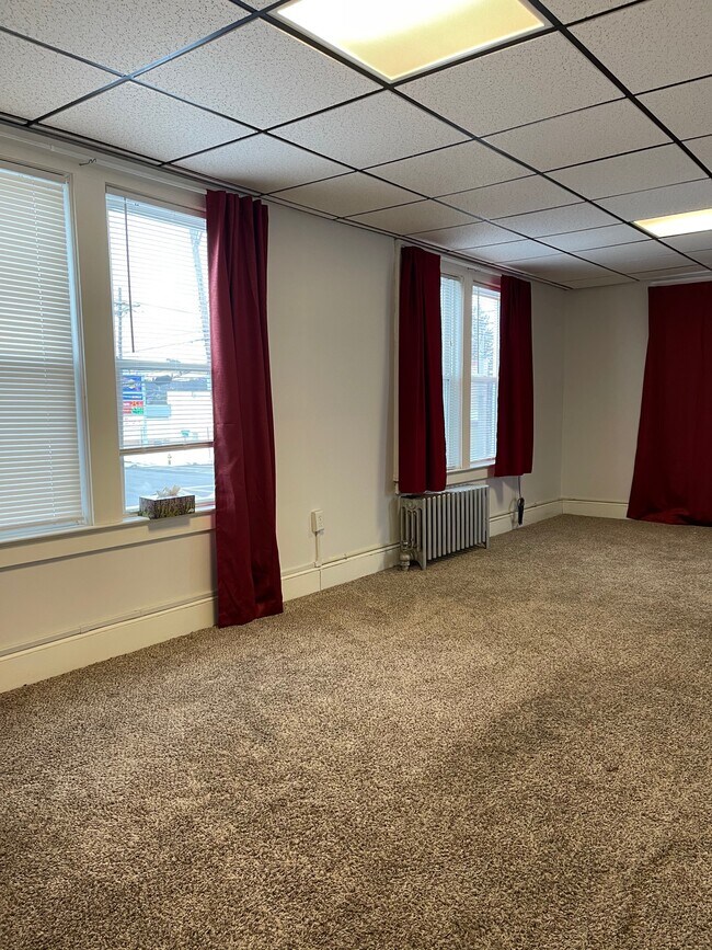 Building Photo - 3300 E Main St