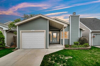 Building Photo - 9215 Fox Ct
