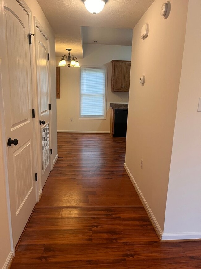 Building Photo - Beautiful townhouse in Evington! Close to ...