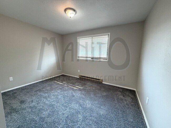 Building Photo - Nora Duplex*