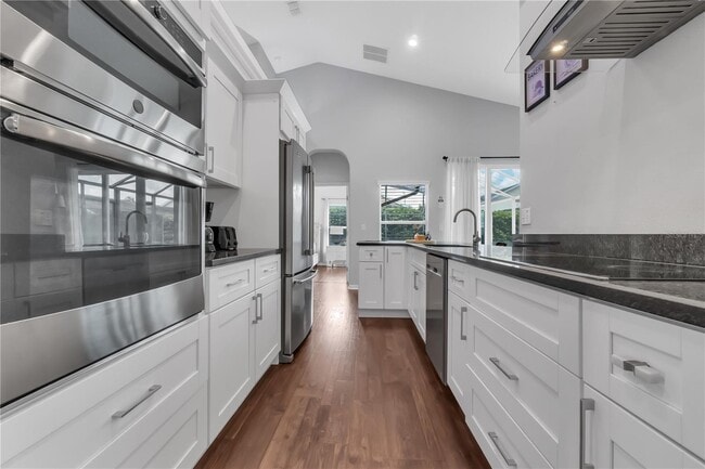 Building Photo - 16635 Palm Spring Dr