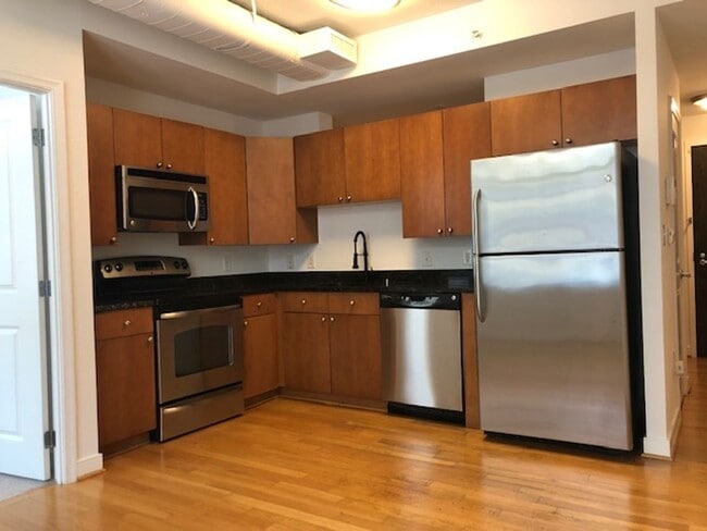 Building Photo - Luxury Condo in National Harbor