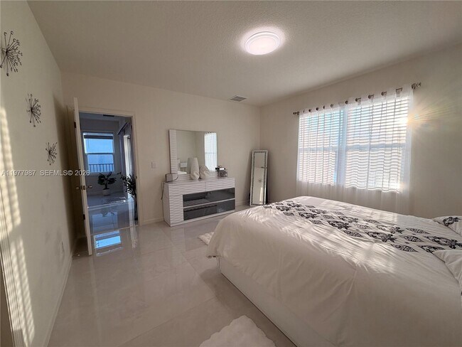 Building Photo - 12422 Rimini Wy