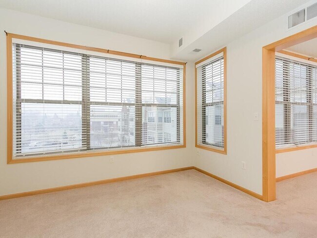 Building Photo - 3600 Wooddale Ave S