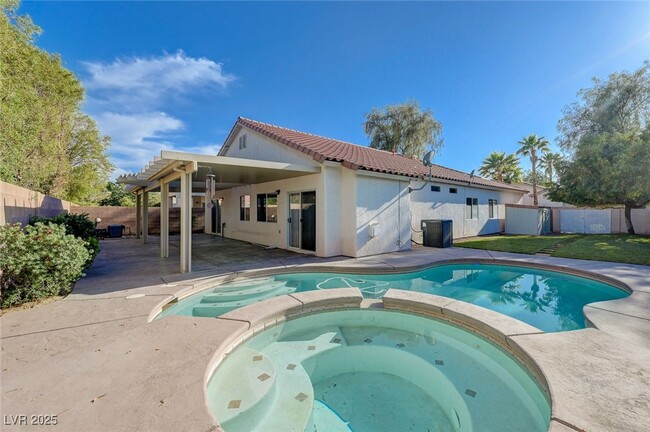 Building Photo - 10518 Santerno St