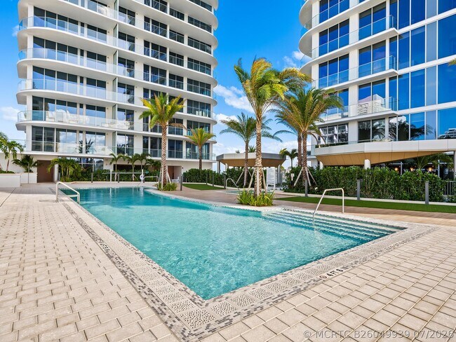 Building Photo - 153 N Seabreeze Blvd