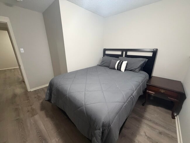 Building Photo - 202 Wheaton Ct