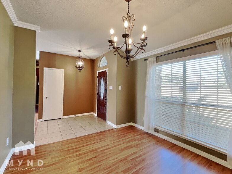 Building Photo - 5505 Stonemoss Dr