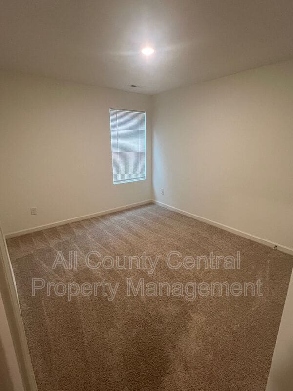 Building Photo - 904 47th Way S